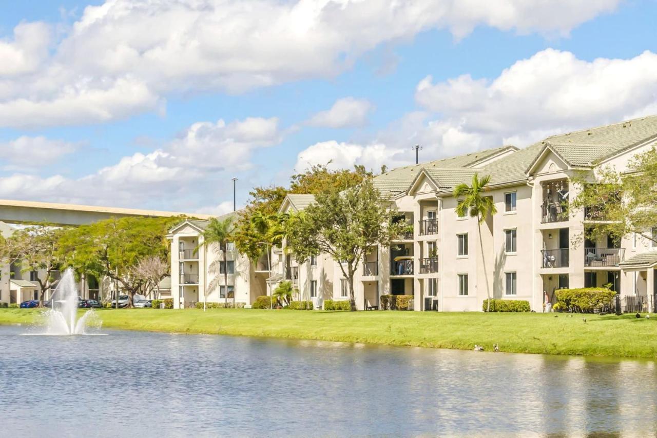 Stunning Centrally Located Apartments At New River Cove In South Florida 劳德代尔堡 外观 照片