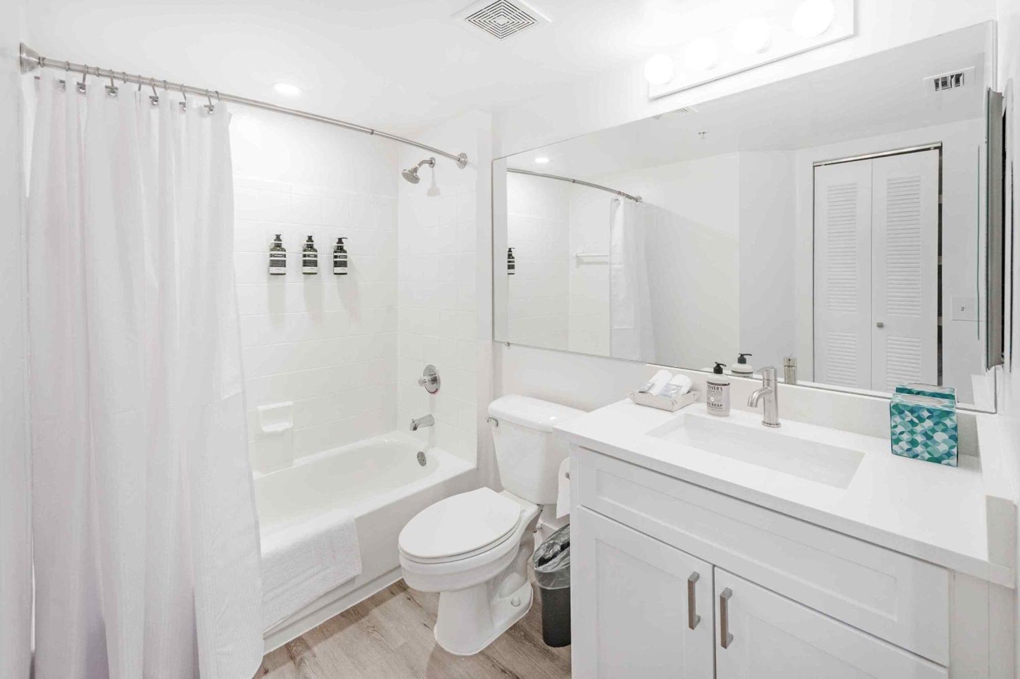 Stunning Centrally Located Apartments At New River Cove In South Florida 劳德代尔堡 客房 照片